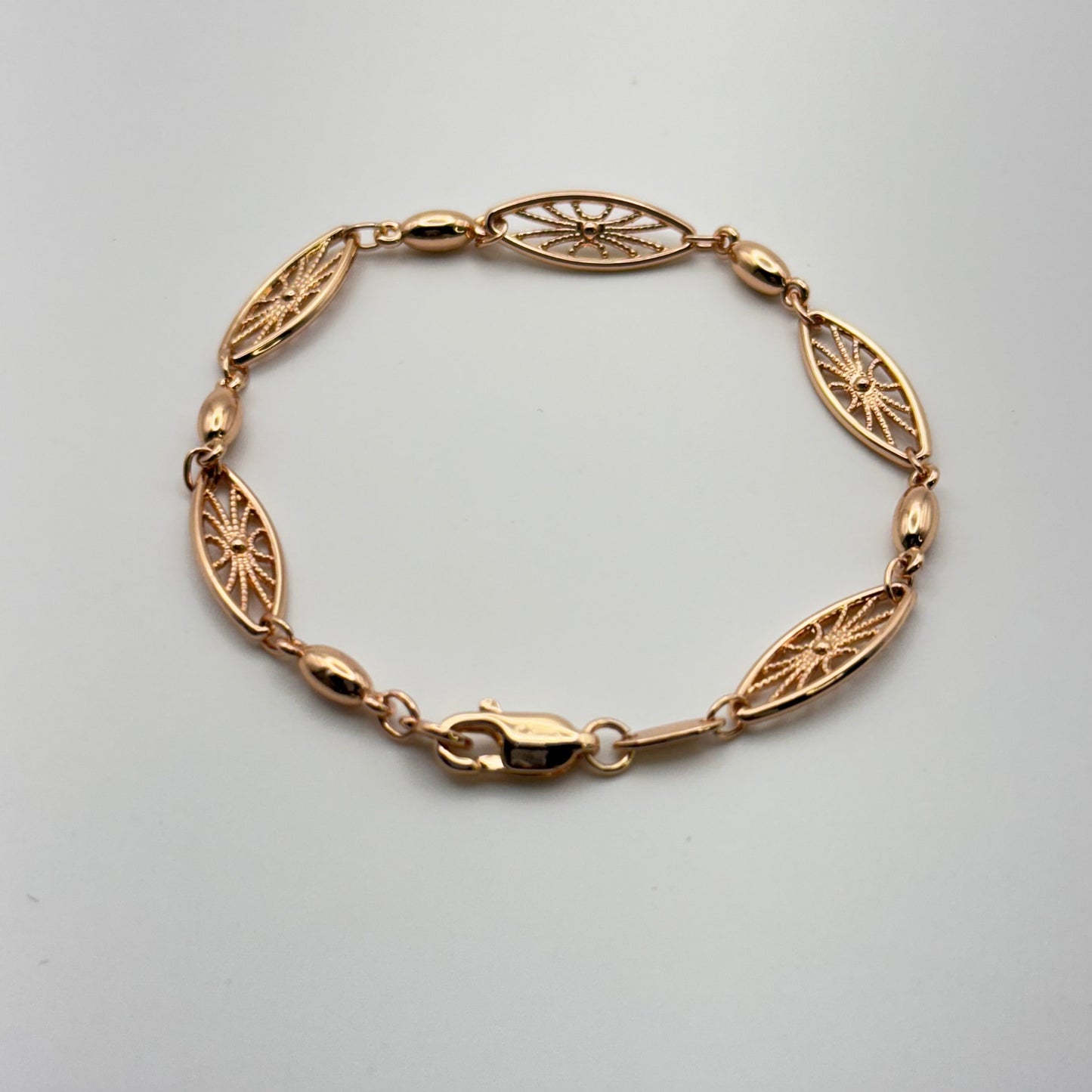 Elegant Rose Gold Filigree Bracelet - Hypoallergenic Stainless Steel Marquise Link Design