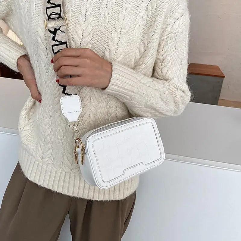 Retro Waist Fanny Pack Purse Leather with Gold Chain