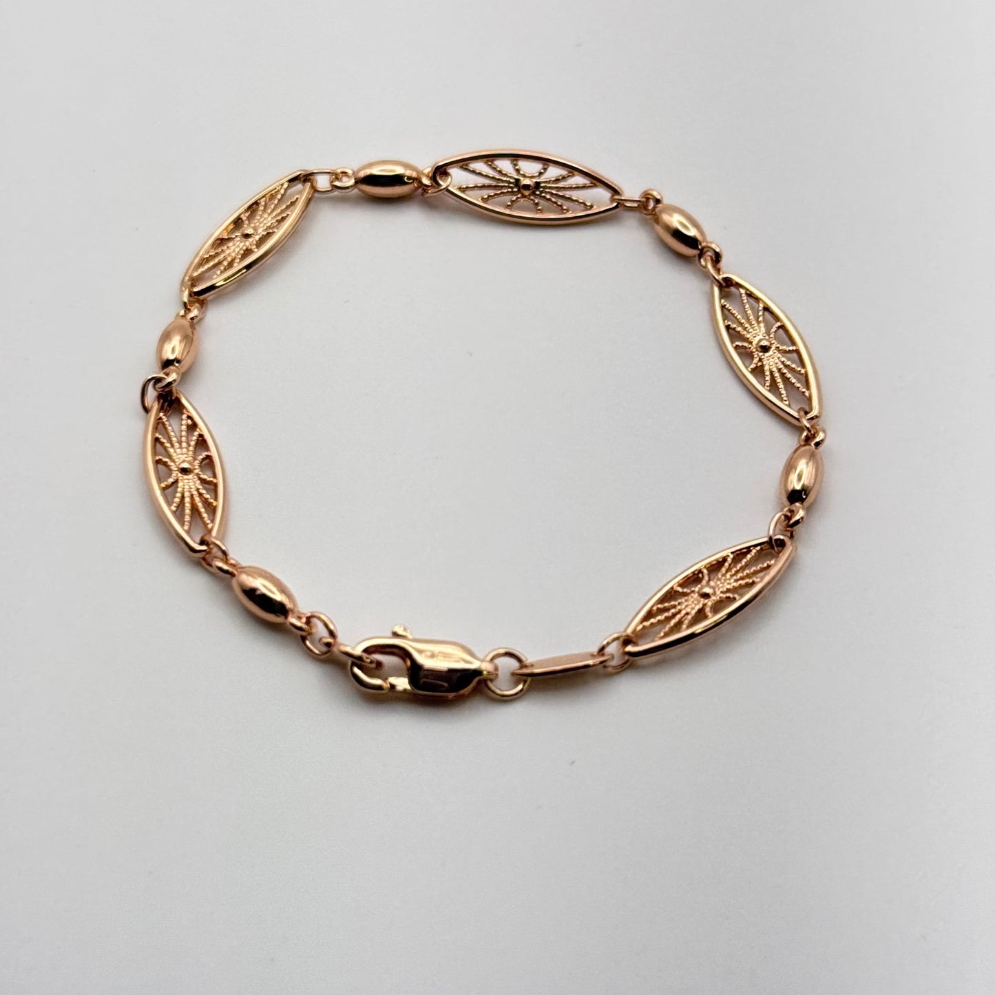 Elegant Rose Gold Filigree Bracelet - Hypoallergenic Stainless Steel Marquise Link Design