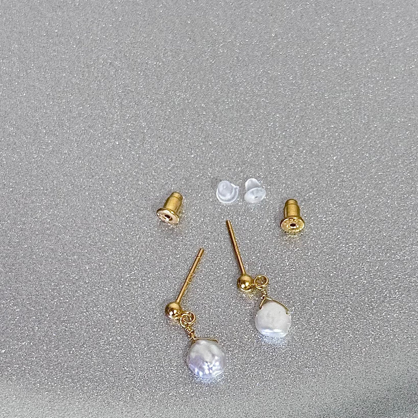 Elegant Gold-Plated Freshwater Pearl Drop Stud – Minimalist Luxury Jewelry for Sensitive Skin