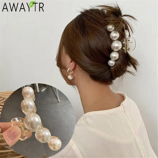 Elegant Pearl Hair Claw