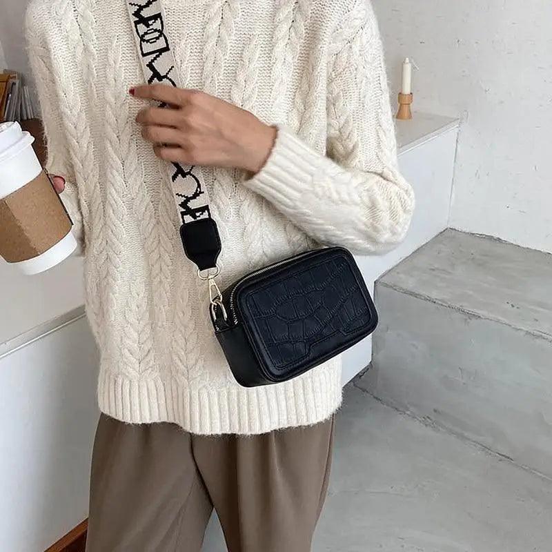 Retro Waist Fanny Pack Purse Leather with Gold Chain